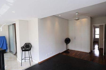 Apartamento à venda com 380m², 5 quartos e 6 vagas Apartamento à venda com 380m², 5 quartos e 6 vagasSuíte 2
