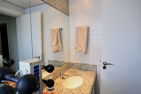Apartamento à venda com 380m², 5 quartos e 6 vagas Apartamento à venda com 380m², 5 quartos e 6 vagasBanheiro