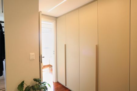 Apartamento à venda com 380m², 5 quartos e 6 vagas Apartamento à venda com 380m², 5 quartos e 6 vagasBanheiro da Suíte master