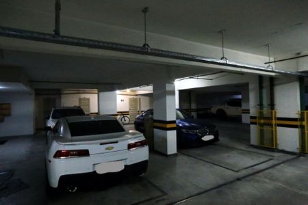 Apartamento à venda com 380m², 5 quartos e 6 vagas Apartamento à venda com 380m², 5 quartos e 6 vagasGaragem