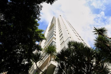 Apartamento à venda com 380m², 5 quartos e 6 vagas Apartamento à venda com 380m², 5 quartos e 6 vagasFachada
