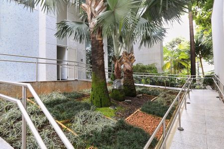 Apartamento à venda com 380m², 5 quartos e 6 vagas Apartamento à venda com 380m², 5 quartos e 6 vagasEntrada