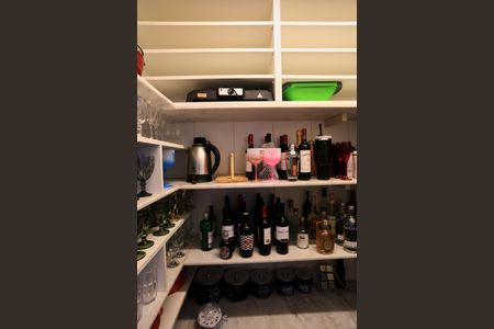 Apartamento à venda com 380m², 5 quartos e 6 vagas Apartamento à venda com 380m², 5 quartos e 6 vagasDespensa
