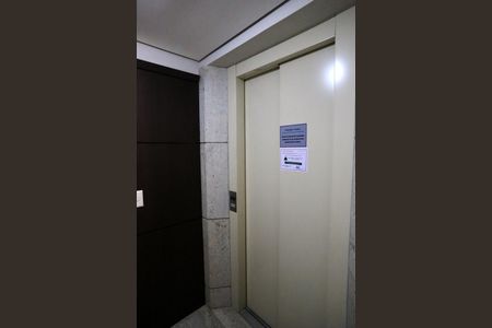 Apartamento à venda com 380m², 5 quartos e 6 vagas Apartamento à venda com 380m², 5 quartos e 6 vagasElevador