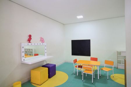 Apartamento à venda com 380m², 5 quartos e 6 vagas Apartamento à venda com 380m², 5 quartos e 6 vagasBrinquedoteca