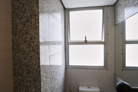 Apartamento à venda com 380m², 5 quartos e 6 vagas Apartamento à venda com 380m², 5 quartos e 6 vagasBanheiro