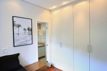 Apartamento à venda com 380m², 5 quartos e 6 vagas Apartamento à venda com 380m², 5 quartos e 6 vagasSuíte 3