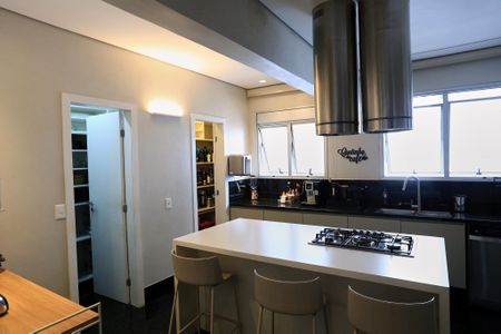 Apartamento à venda com 380m², 5 quartos e 6 vagas Apartamento à venda com 380m², 5 quartos e 6 vagasCozinha