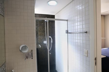Apartamento à venda com 380m², 5 quartos e 6 vagas Apartamento à venda com 380m², 5 quartos e 6 vagasBanheiro da Suíte