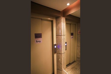 Apartamento à venda com 380m², 5 quartos e 6 vagas Apartamento à venda com 380m², 5 quartos e 6 vagasElevador