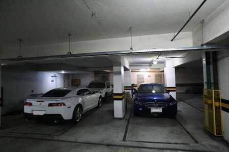 Apartamento à venda com 380m², 5 quartos e 6 vagas Apartamento à venda com 380m², 5 quartos e 6 vagasGaragem