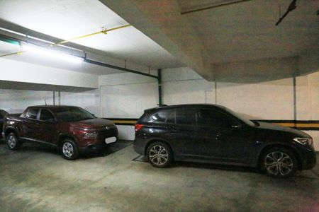 Apartamento à venda com 380m², 5 quartos e 6 vagas Apartamento à venda com 380m², 5 quartos e 6 vagasGaragem