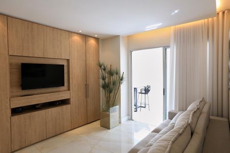 Apartamento à venda com 380m², 5 quartos e 6 vagas Apartamento à venda com 380m², 5 quartos e 6 vagasSala de TV
