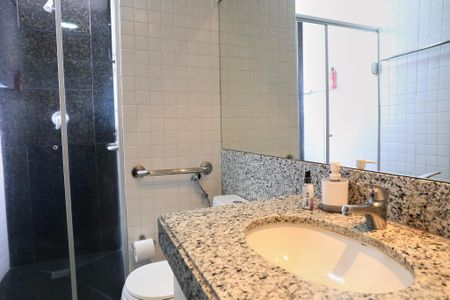 Apartamento à venda com 380m², 5 quartos e 6 vagas Apartamento à venda com 380m², 5 quartos e 6 vagasBanheiro da Suíte 3
