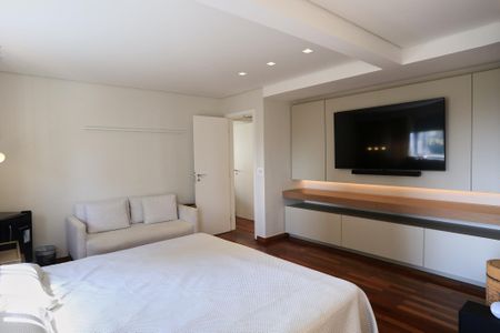 Apartamento à venda com 380m², 5 quartos e 6 vagas Apartamento à venda com 380m², 5 quartos e 6 vagasSuíte master