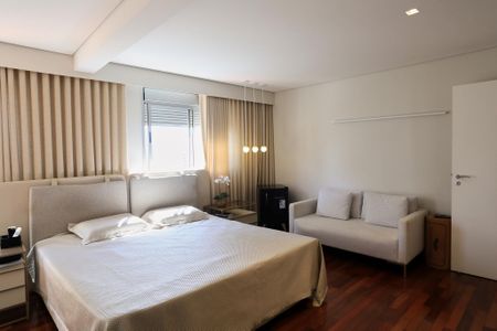 Apartamento à venda com 380m², 5 quartos e 6 vagas Apartamento à venda com 380m², 5 quartos e 6 vagasSuíte master