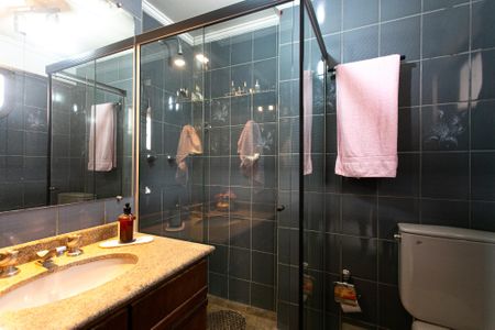 Apartamento à venda com 156m², 3 quartos e 3 vagasBanheiro da Suíte 2