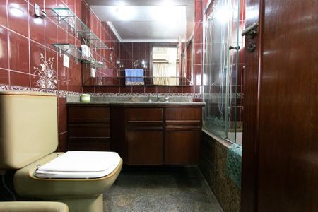 Apartamento à venda com 156m², 3 quartos e 3 vagasBanheiro da Suíte 3