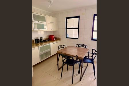 Apartamento para alugar com 110m², 3 quartos e 2 vagas Apartamento para alugar com 110m², 3 quartos e 2 vagasCozinha