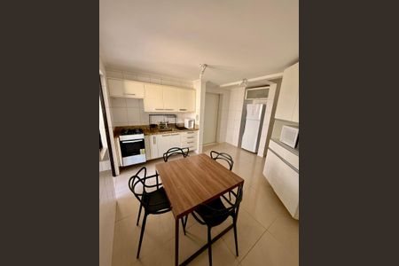 Apartamento para alugar com 110m², 3 quartos e 2 vagas Apartamento para alugar com 110m², 3 quartos e 2 vagasCozinha