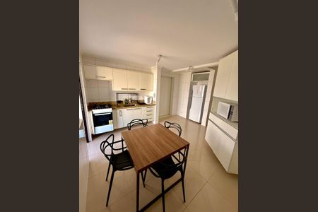 Apartamento para alugar com 110m², 3 quartos e 2 vagas Apartamento para alugar com 110m², 3 quartos e 2 vagasCozinha