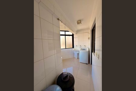 Apartamento para alugar com 110m², 3 quartos e 2 vagas Apartamento para alugar com 110m², 3 quartos e 2 vagasÁrea de serviço