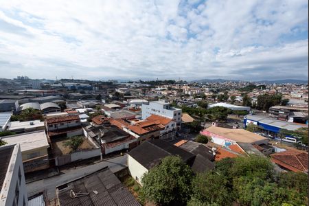 Sala vista de apartamento para alugar com 3 quartos, 180m² em Inconfidentes, Contagem