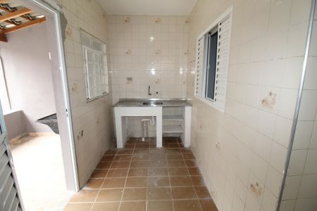 Casa para alugar com 60m², 2 quartos e 2 vagasCozinha