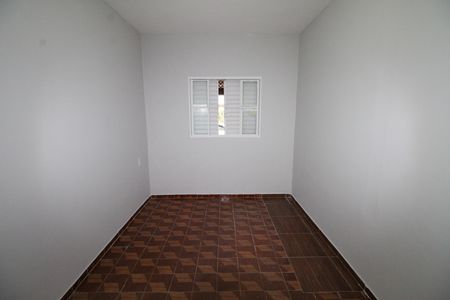 Casa para alugar com 60m², 2 quartos e 2 vagasQuarto 1