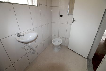Casa para alugar com 60m², 2 quartos e 2 vagasBanheiro