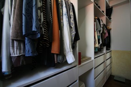Apartamento à venda com 131m², 3 quartos e 3 vagasCloset Suíte 1