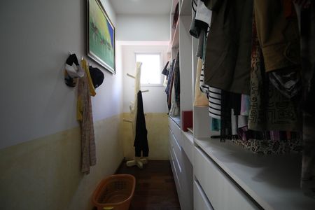 Apartamento à venda com 131m², 3 quartos e 3 vagasCloset Suíte 1