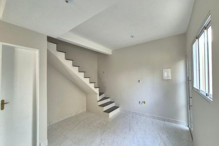 Casa de condomínio à venda com 63m², 2 quartos e 2 vagas Casa de condomínio à venda com 63m², 2 quartos e 2 vagasSaça