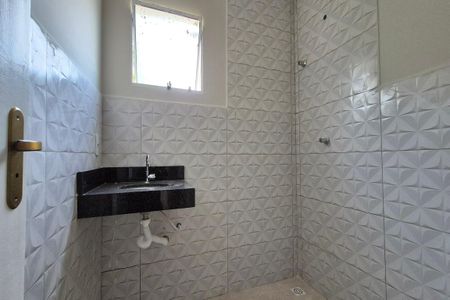 Casa de condomínio à venda com 63m², 2 quartos e 2 vagas Casa de condomínio à venda com 63m², 2 quartos e 2 vagasBanheiro