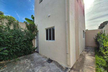 Casa de condomínio à venda com 63m², 2 quartos e 2 vagas Casa de condomínio à venda com 63m², 2 quartos e 2 vagasFachada do bloco