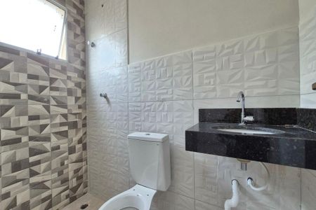 Casa de condomínio à venda com 63m², 2 quartos e 2 vagas Casa de condomínio à venda com 63m², 2 quartos e 2 vagasBanheiro da Suíte