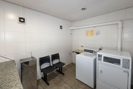 Studio à venda com 45m², 1 quarto e 1 vaga Studio à venda com 45m², 1 quarto e 1 vagaÁrea comum - Lavanderia