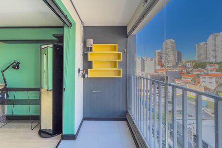 Studio para alugar com 27m², 1 quarto e sem vaga Studio para alugar com 27m², 1 quarto e sem vagaVaranda