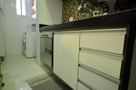 Apartamento à venda com 72m², 2 quartos e 2 vagasCozinha 