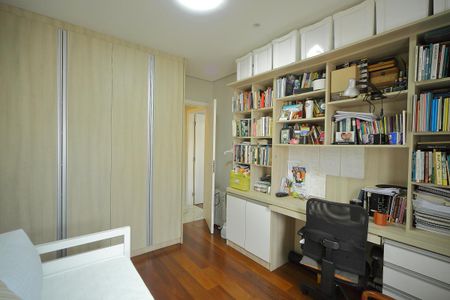 Apartamento à venda com 72m², 2 quartos e 2 vagasQuarto 2 