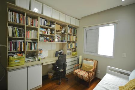 Apartamento à venda com 72m², 2 quartos e 2 vagasQuarto 2 