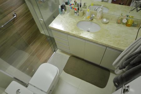 Apartamento à venda com 72m², 2 quartos e 2 vagasBanheiro da Suíte 