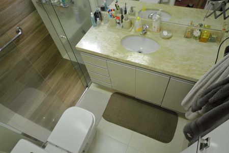 Apartamento à venda com 72m², 2 quartos e 2 vagasBanheiro da Suíte 