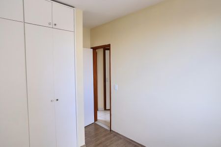 Apartamento para alugar com 80m², 3 quartos e 2 vagas Apartamento para alugar com 80m², 3 quartos e 2 vagasQuarto