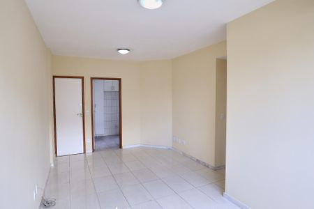 Sala de apartamento para alugar com 3 quartos, 80m² em Horto, Belo Horizonte