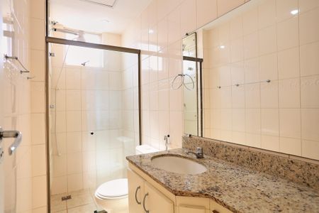 Apartamento para alugar com 80m², 3 quartos e 2 vagas Apartamento para alugar com 80m², 3 quartos e 2 vagasBanheiro