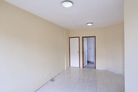 Sala de apartamento para alugar com 3 quartos, 80m² em Horto, Belo Horizonte