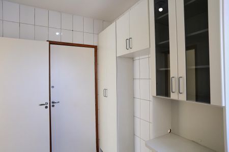 Apartamento para alugar com 80m², 3 quartos e 2 vagas Apartamento para alugar com 80m², 3 quartos e 2 vagasCozinha e Área de Serviço