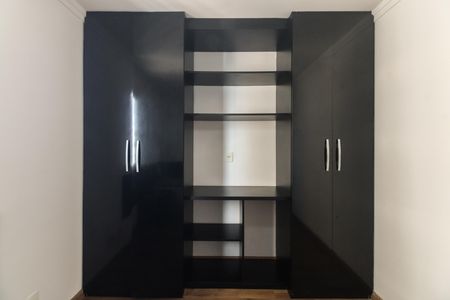 Apartamento à venda com 80m², 3 quartos e 2 vagas Apartamento à venda com 80m², 3 quartos e 2 vagasQuarto 2