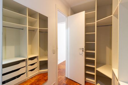 Apartamento à venda com 69m², 2 quartos e 1 vagaCloset da suíte